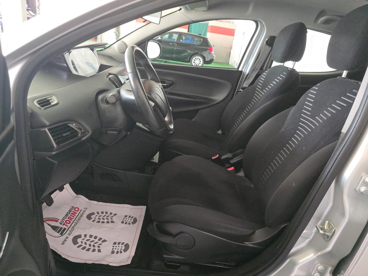 Lancia Ypsilon 0.9 TwinAir 85 CV 5 porte S&S Platinum