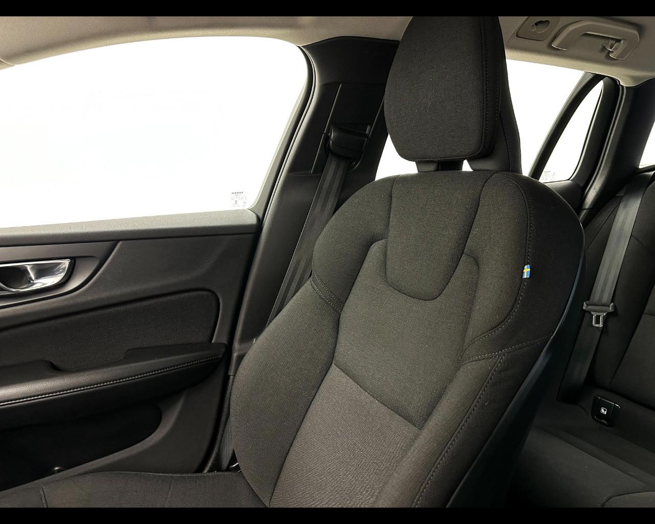 VOLVO V60 B4 (d) Geartronic Momentum Business