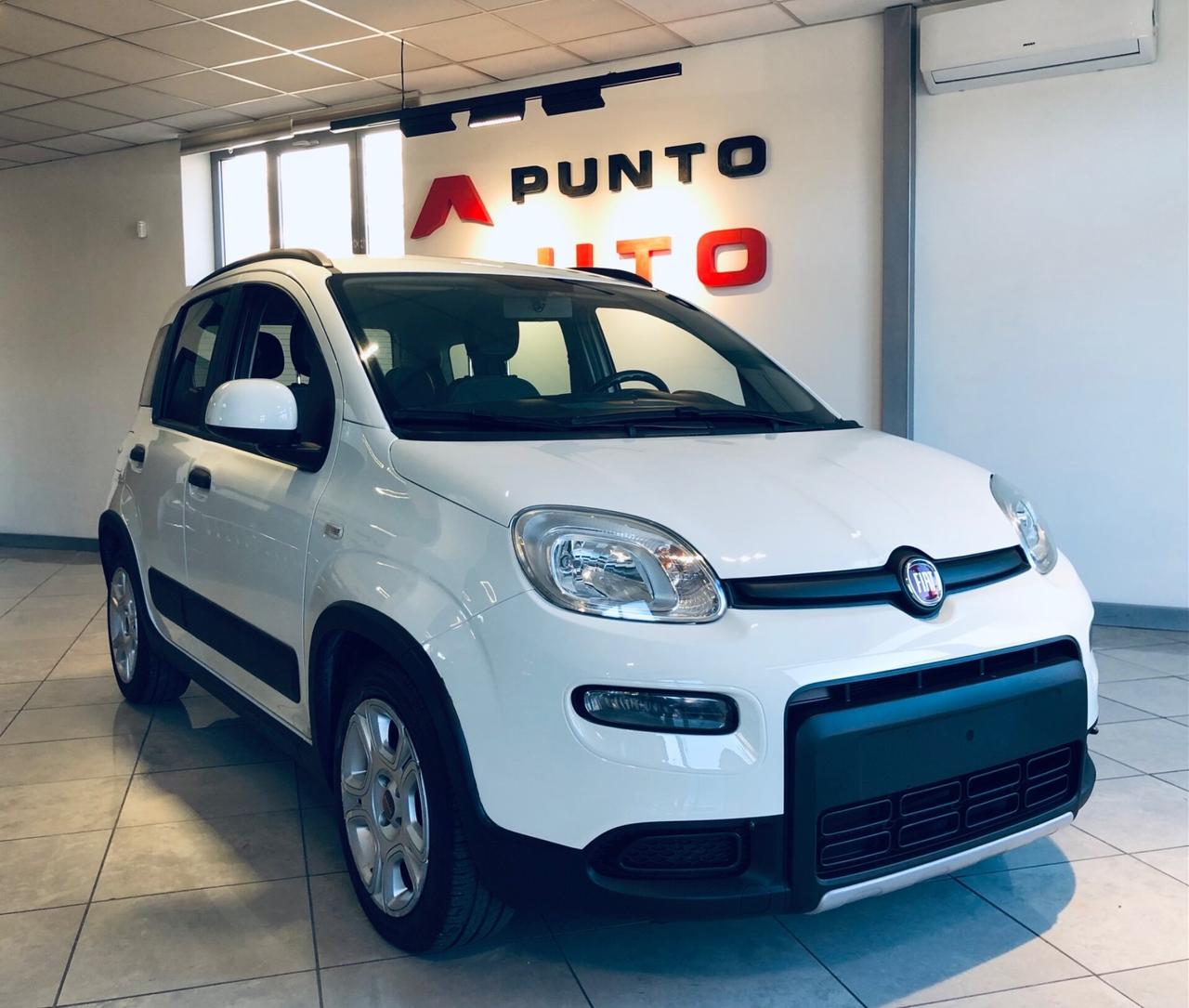 Fiat Panda Hybrid City Life bianca neopante