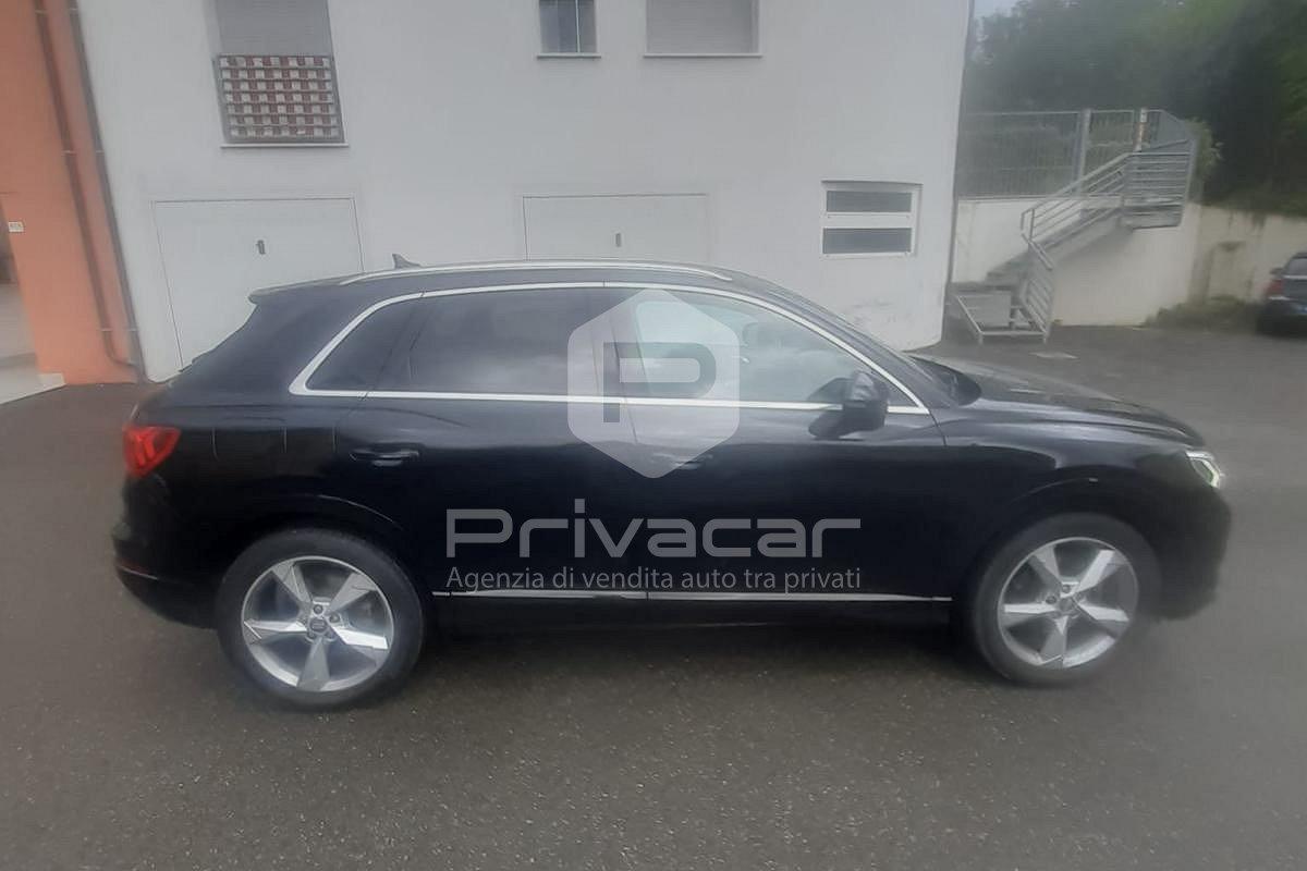 AUDI Q3 35 TDI S tronic S line edition