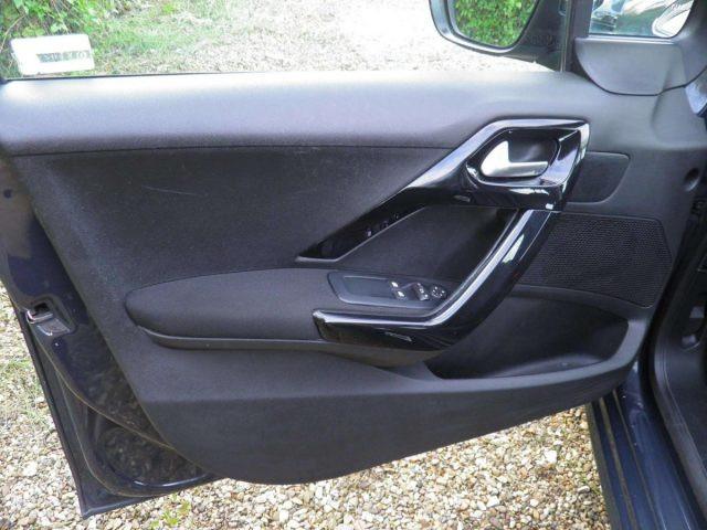 PEUGEOT 208 208 1.2 PURETECH 82 SES 5P ACTIVE