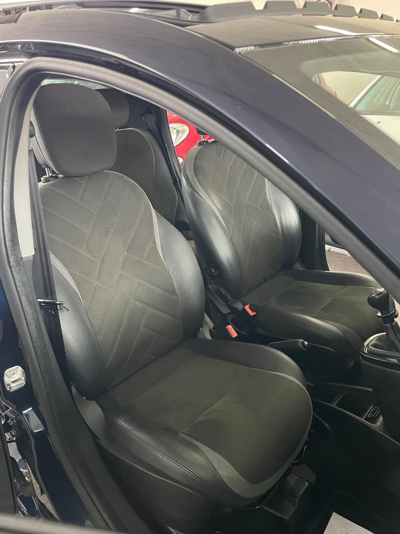 Lancia Ypsilon 1.2 69 CV 5 porte GPL Ecochic Unyca tetto nav sensori pelle