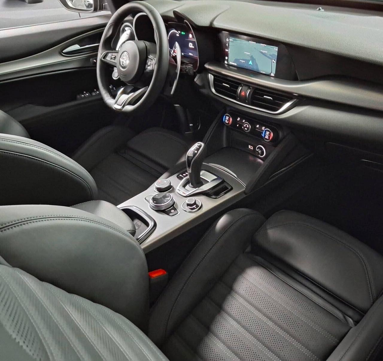 Alfa Stelvio 2025 2.2 diesel 210 CV AT8 Q4 Veloce