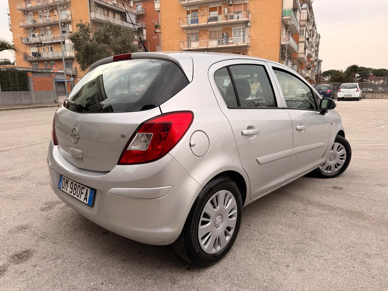 Opel Corsa Restayling 1.2 benz 5 porte Full Perfetta