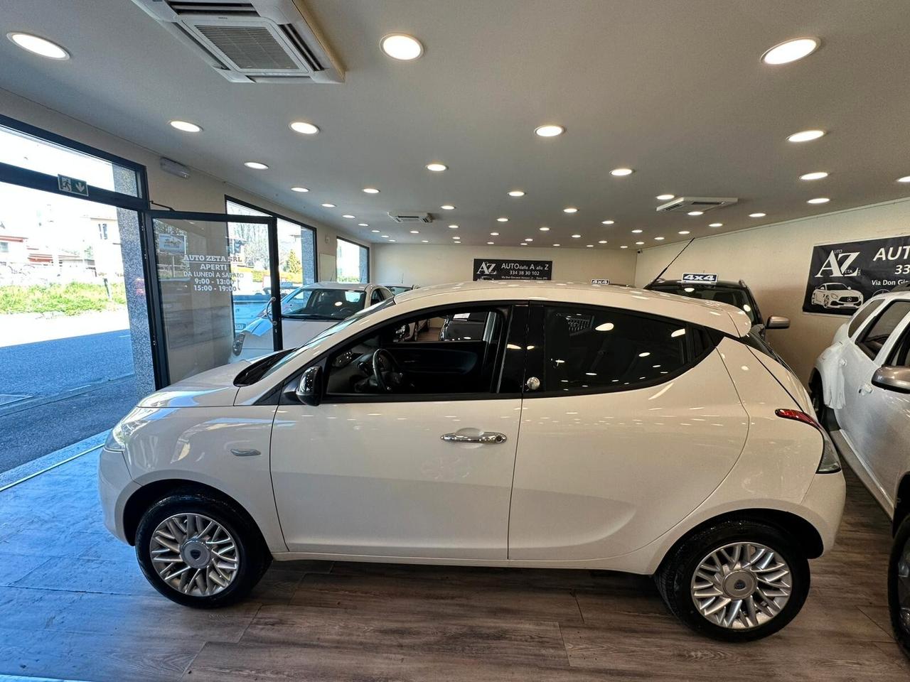 Lancia Ypsilon 0.9 TwinAir 85 CV 5 porte Metano Ecochic Gold