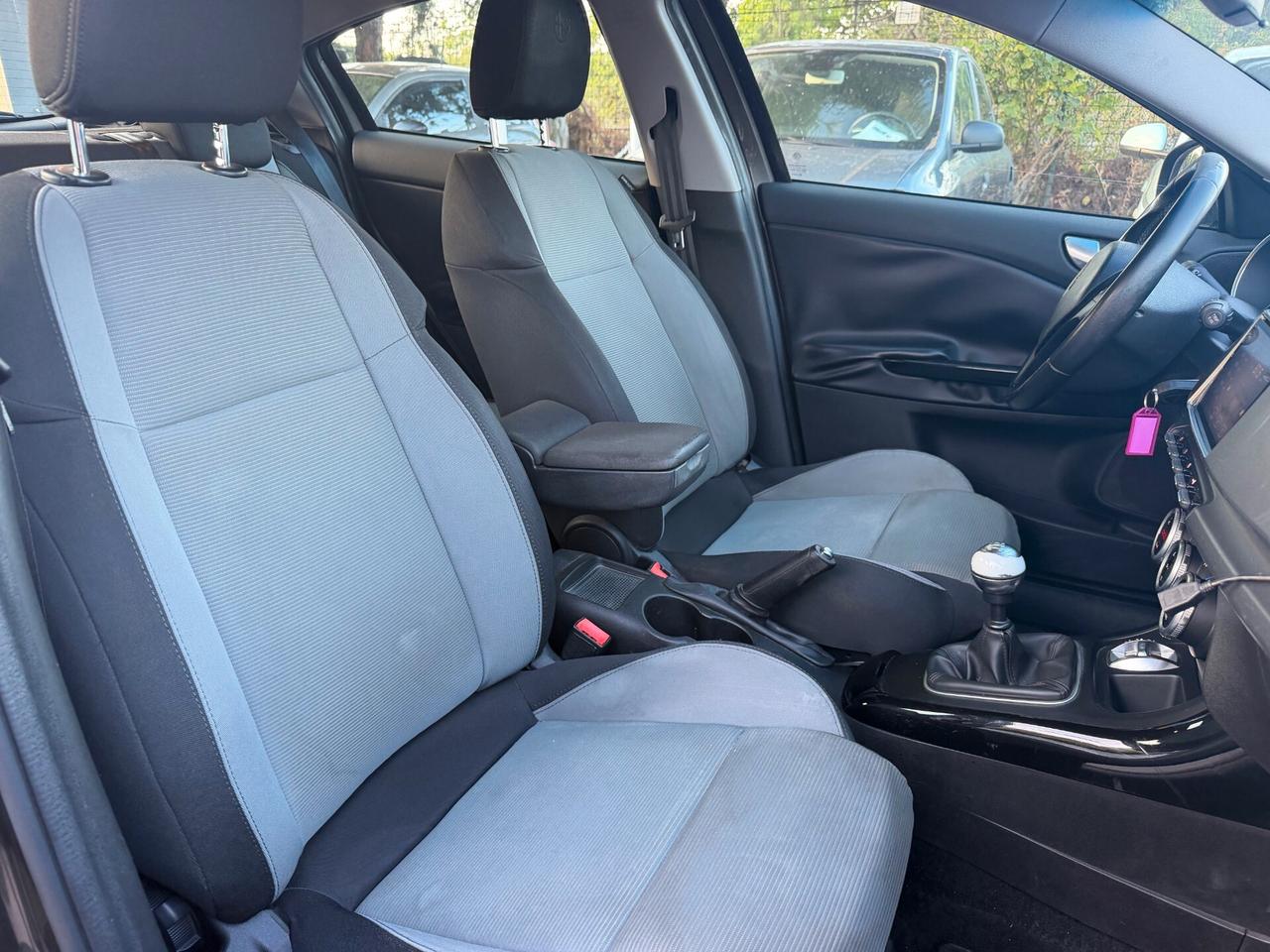 Alfa Romeo Giulietta 1.4 Turbo 120 CV Distinctive NAVI