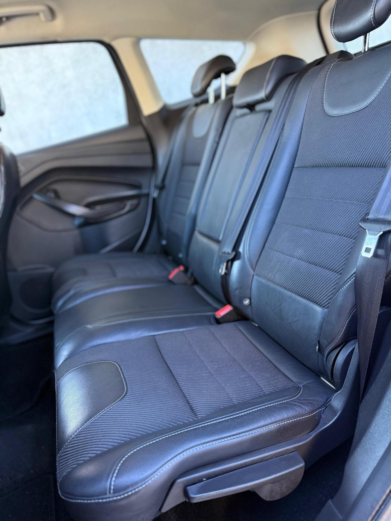 Ford Kuga 2.0 TDCI 140 CV 2WD gancio traino