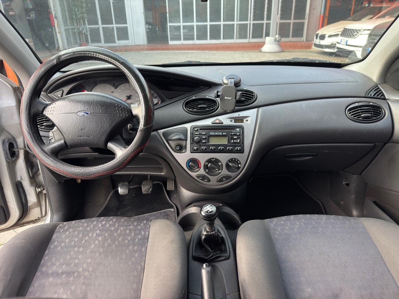 Ford Focus ADATTA A NEOPATENTATI 1.6i 16V cat 5p. Ghia