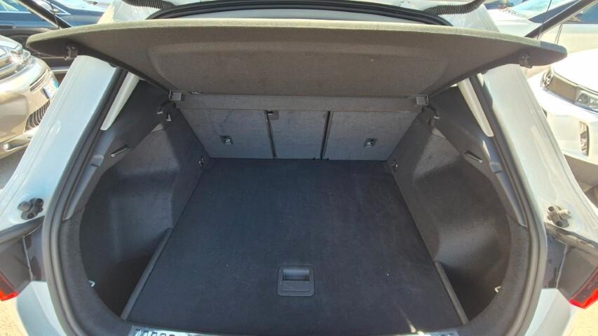 Audi Q3 35 TDI S tronic line - 2020