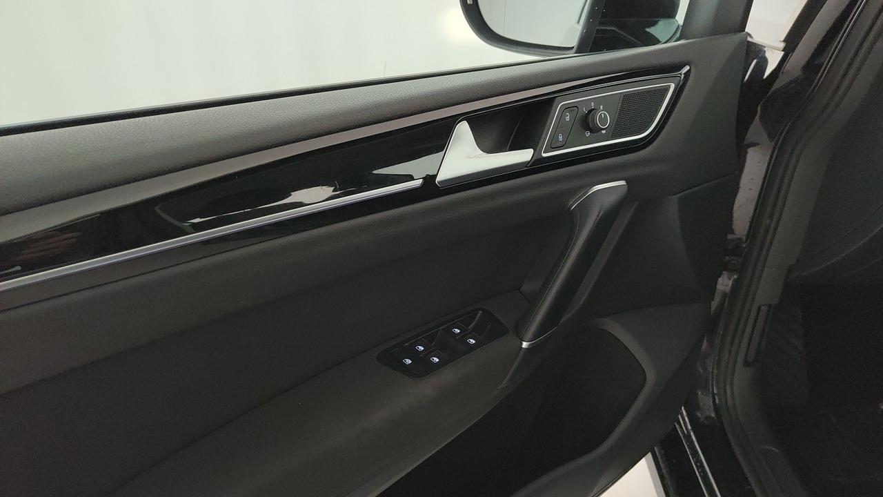 VOLKSWAGEN Golf VII 2013 Sportsvan - Golf Sportsvan 1.6 tdi Comfortline Business 115cv dsg