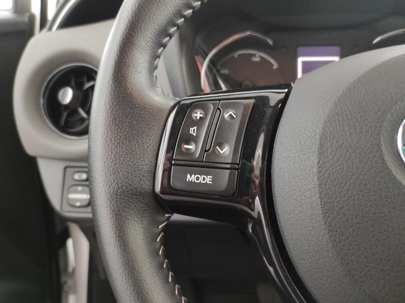 TOYOTA Yaris 3ª serie - Yaris 1.5 Hybrid 5 porte Business