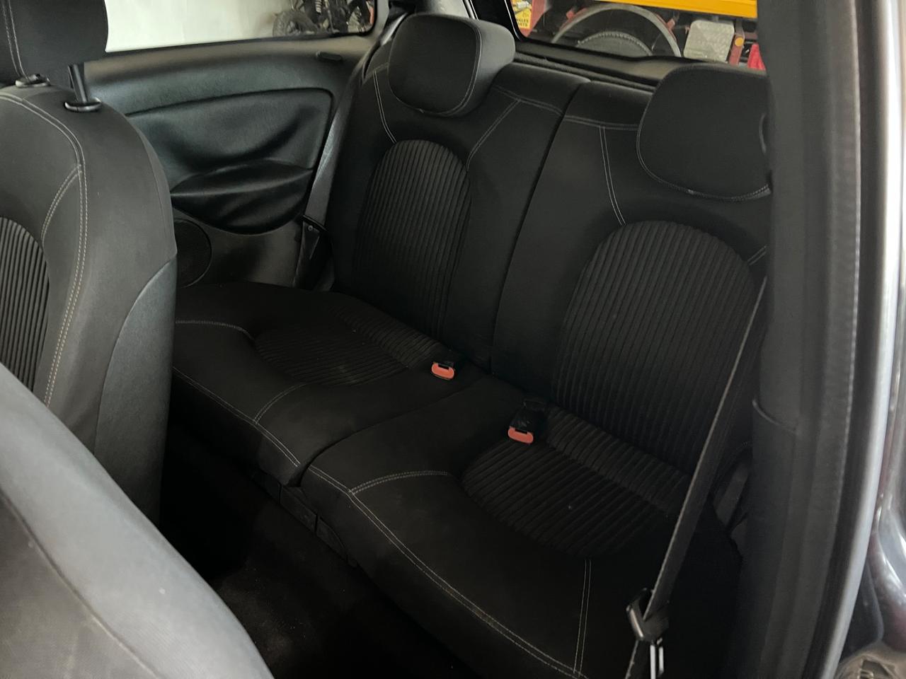 Lancia Ypsilon 1.3 MJT 75 CV MomoDesign