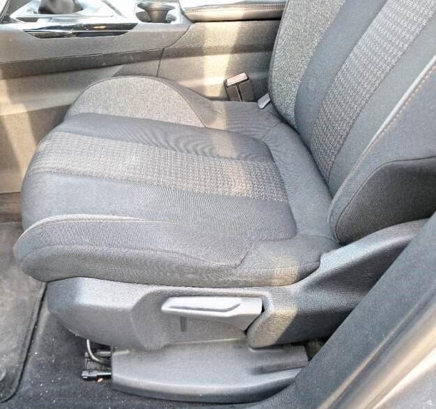 Peugeot 3008 BlueHDi 130 S&S Business