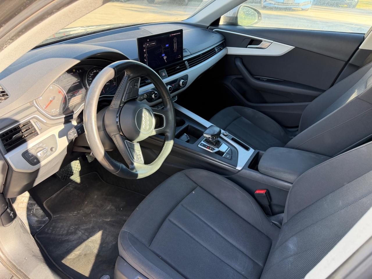 Audi A4 Avant 30 TDI/136 CV S tronic Business Advanced