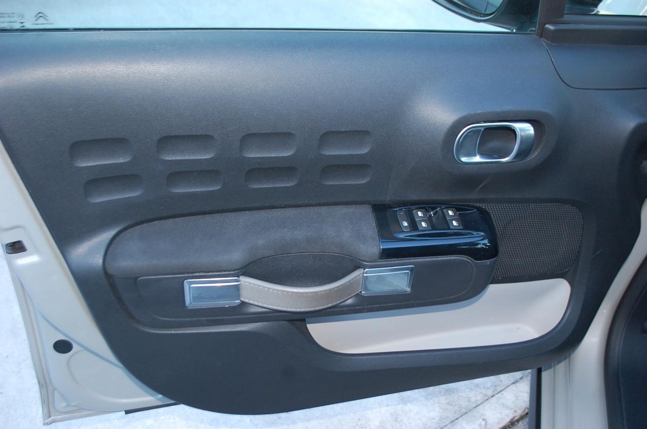 Citroen C3 1.2 puretech Shine 82CV Uff Italy Clima USB Led