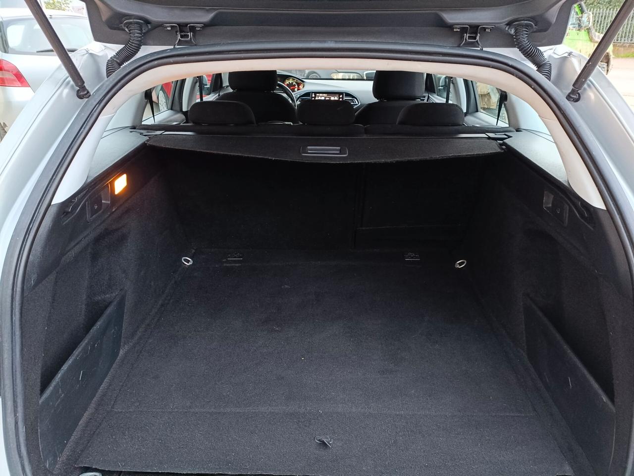 Peugeot 308 BlueHDi 100 S&S SW Business