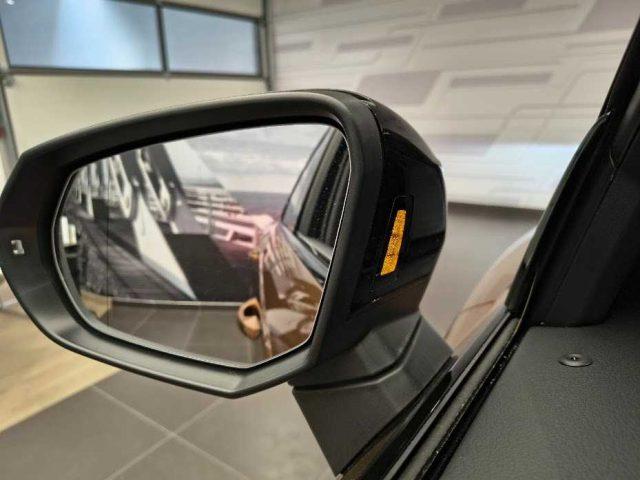 AUDI Q3 35 TDI S tronic Identity Black