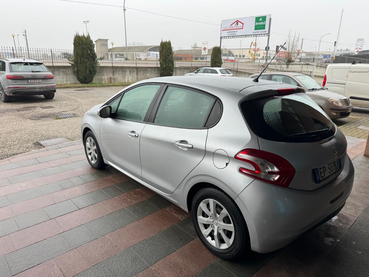 Peugeot 208 1.2 VTi 82 CV 5 porte Allure Neopatentati