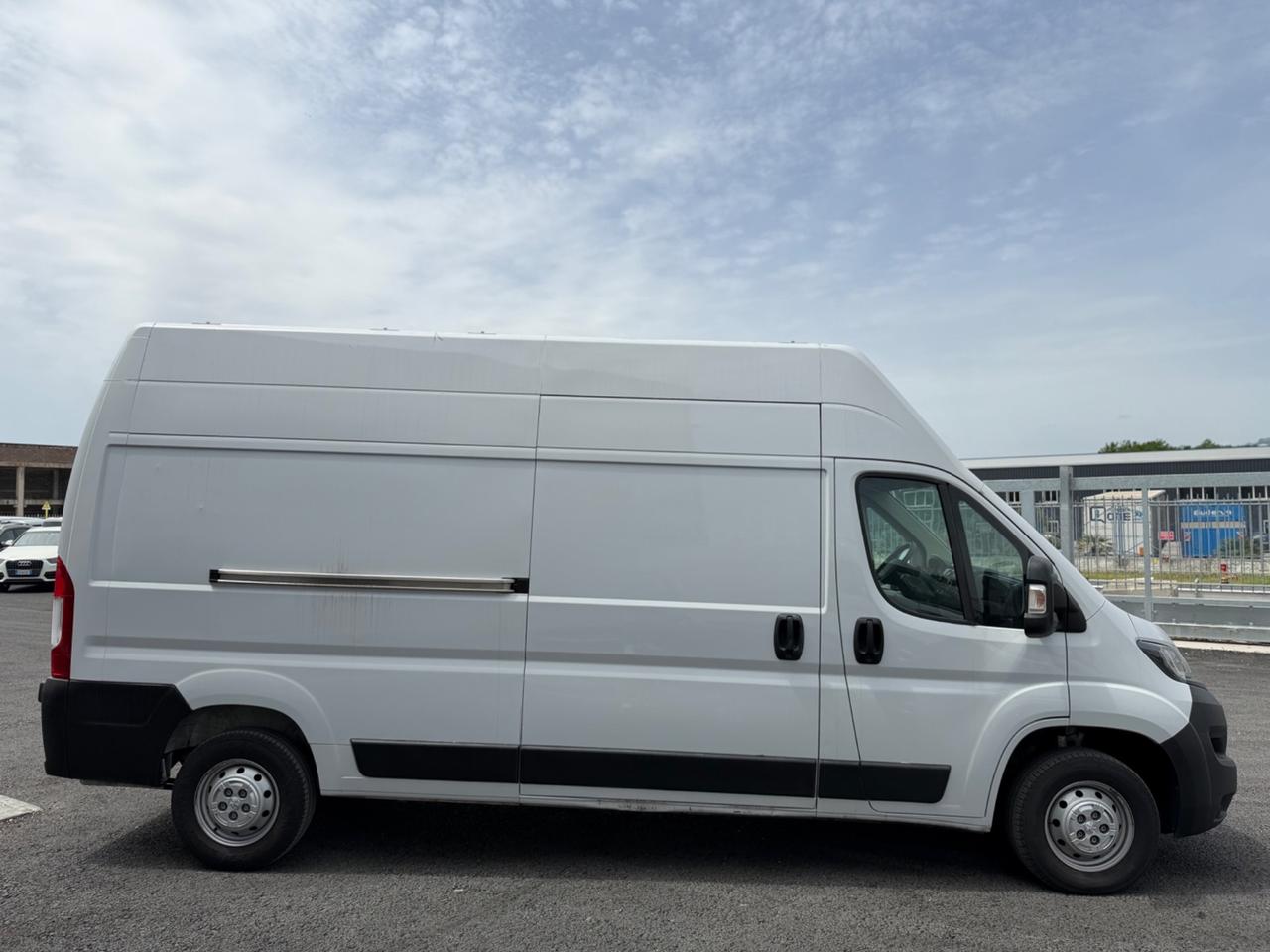 Peugeot Boxer 333 2.2 BlueHDi 140 S&S PC-TN L3H3 Furgone