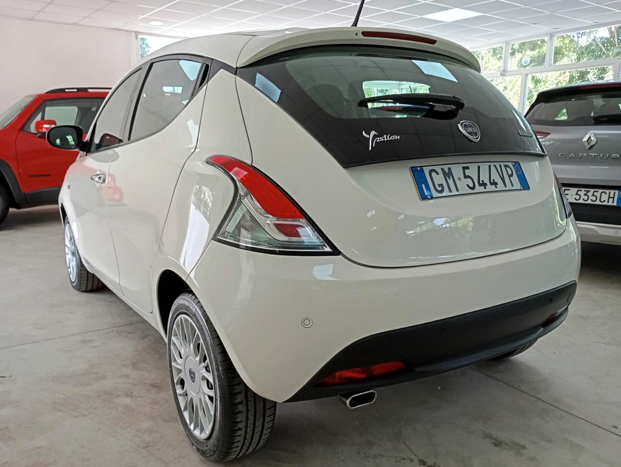 Lancia Ypsilon 5P 1.0 FireFly Hybrid Gold