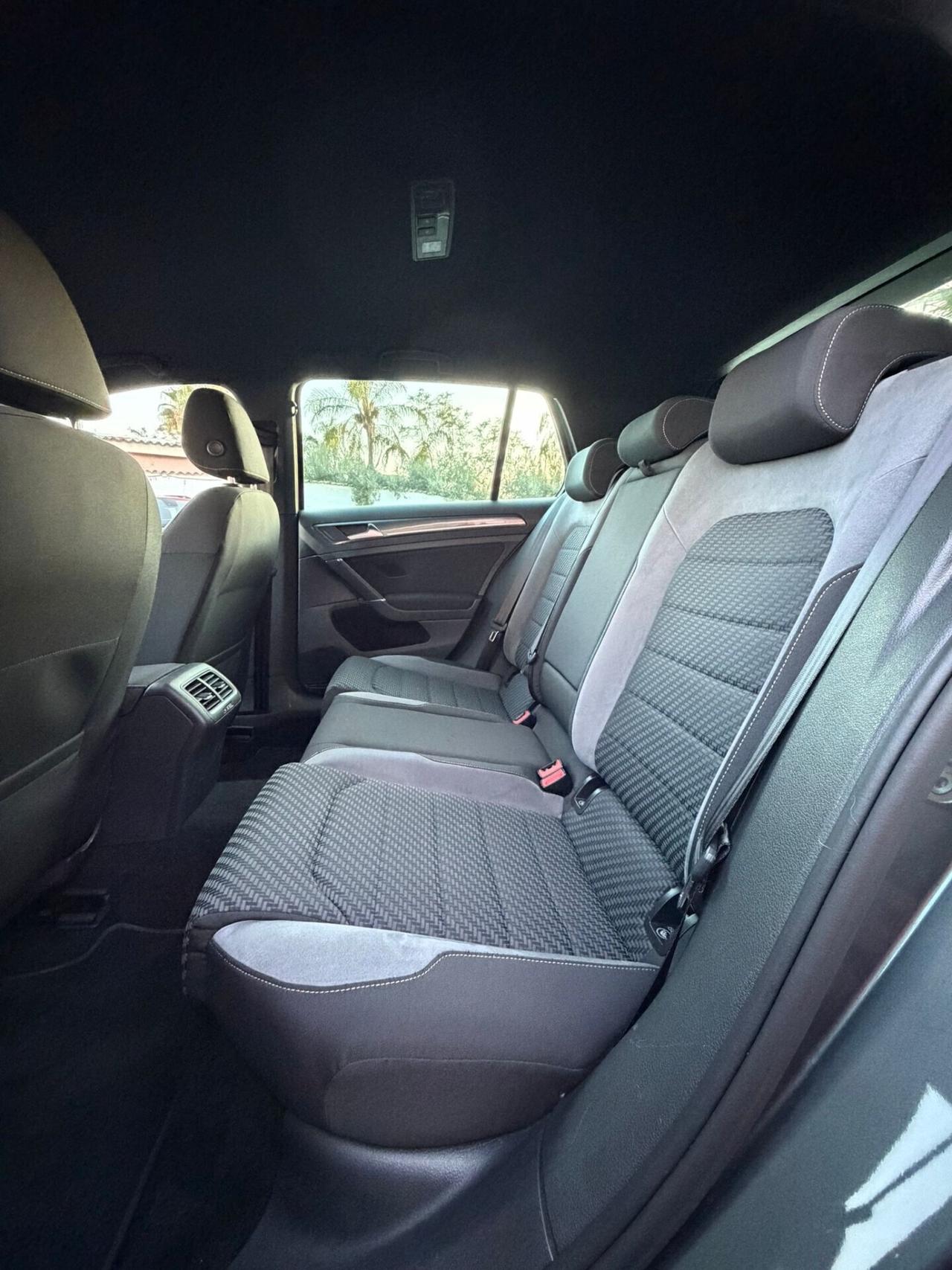 Volkswagen Golf 1.6 TDI 115 CV R-LINE