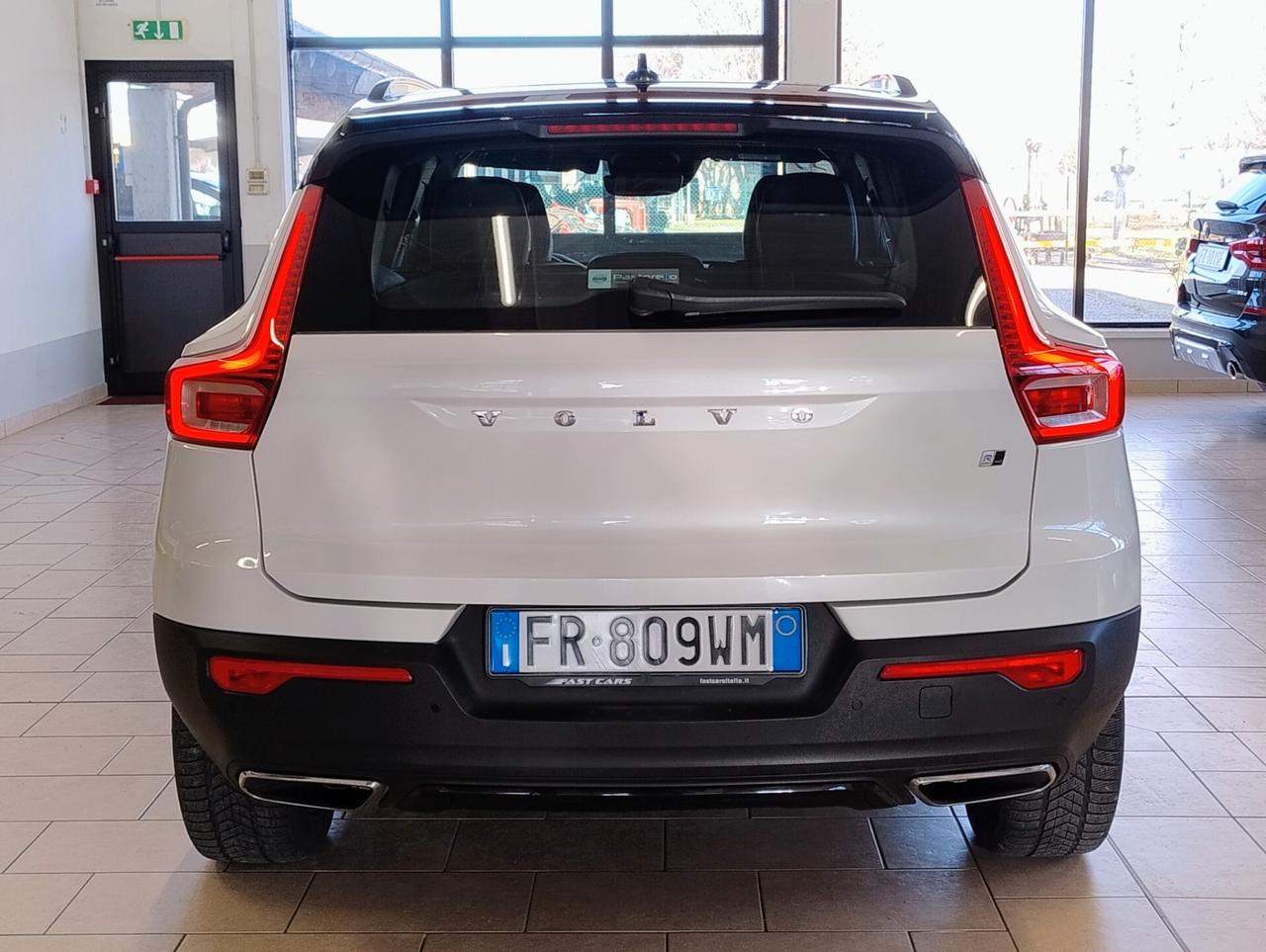 Volvo XC40 D3 AWD R-DESIGN - 2018