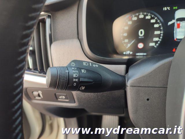 VOLVO V90 Cross Country B4 (d) AWD 197CV Geartronic Business Pro