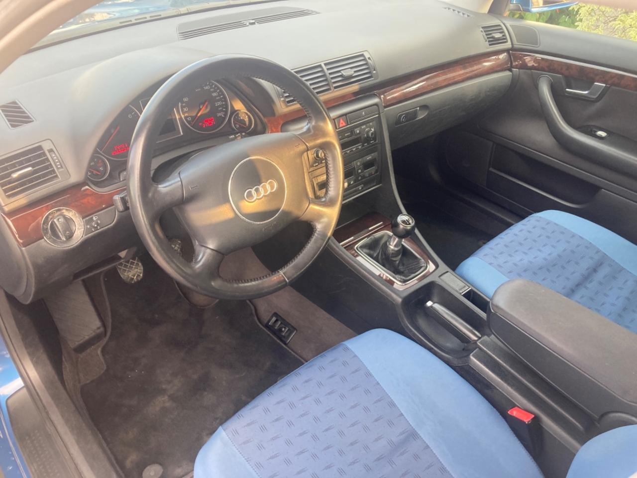 AUDI A4 BERLINA (DA VETRINA) PROPRIETARIO UNICO