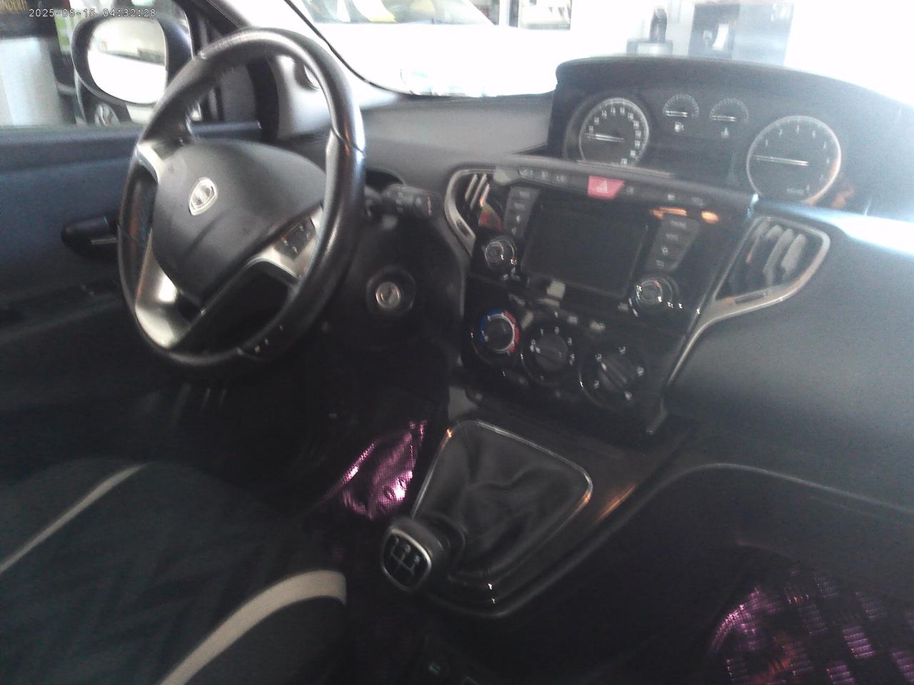 Lancia Ypsilon 1.2 69 CV 5 porte Gold