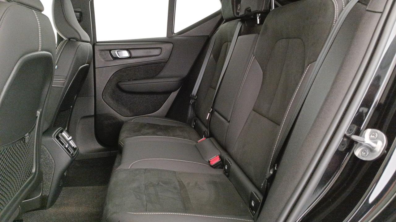 VOLVO XC40 2.0 b3 Ultra Black Edition auto