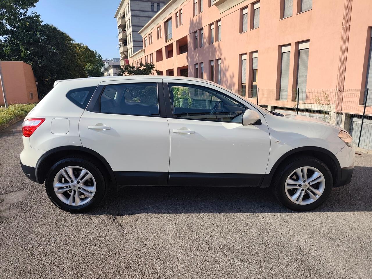 Nissan Qashqai 1.6 GPL gancio traino lavori certificati