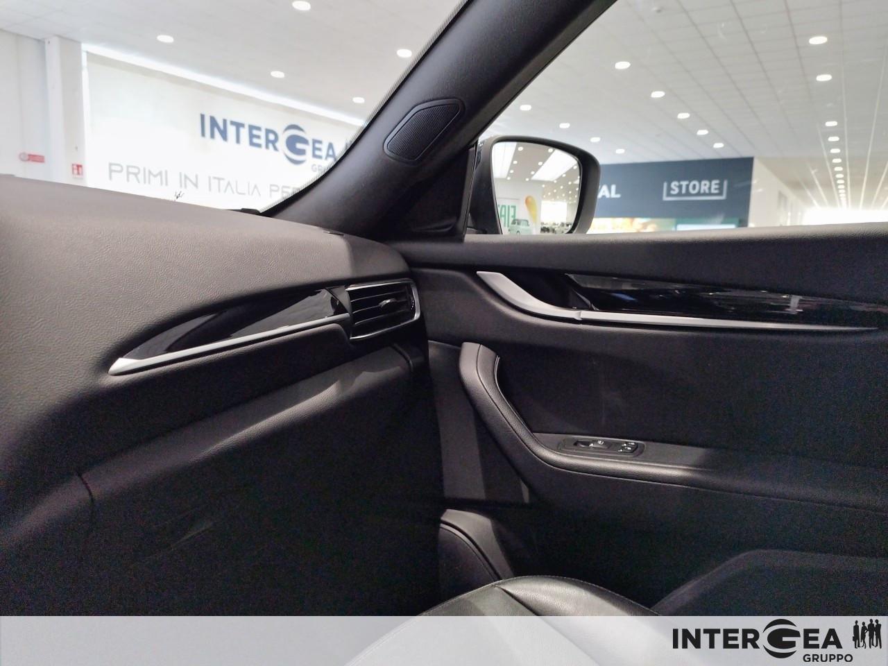 MASERATI Levante 3.0 V6 275cv auto