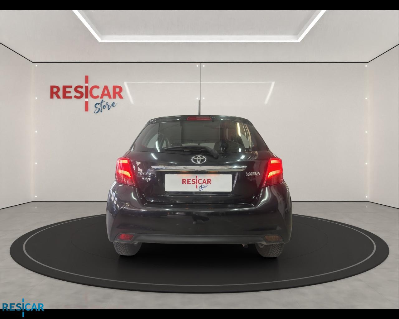 TOYOTA Yaris 5p 1.0 Active IDONEA NEOPATENTATO