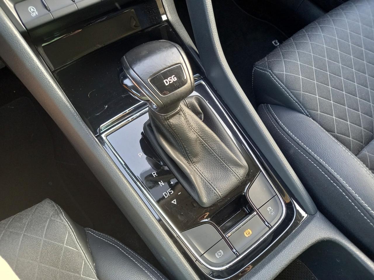 Skoda Karoq 1.6 TDI SCR Executive full