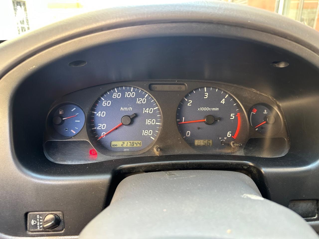 Nissan Navara 2.5 dCi 4 porte Double Cab XE