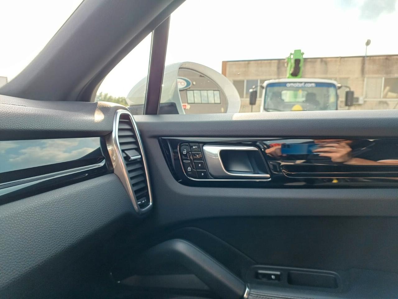 Porsche Cayenne 3.0 V6