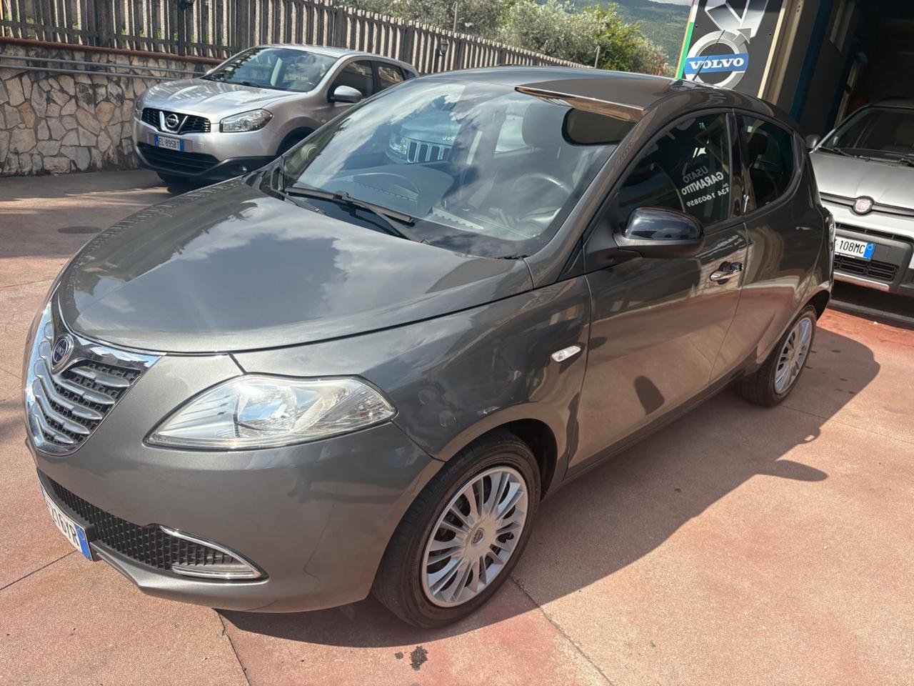 Lancia Ypsilon 1.2 69 CV 5 porte S&S Silver
