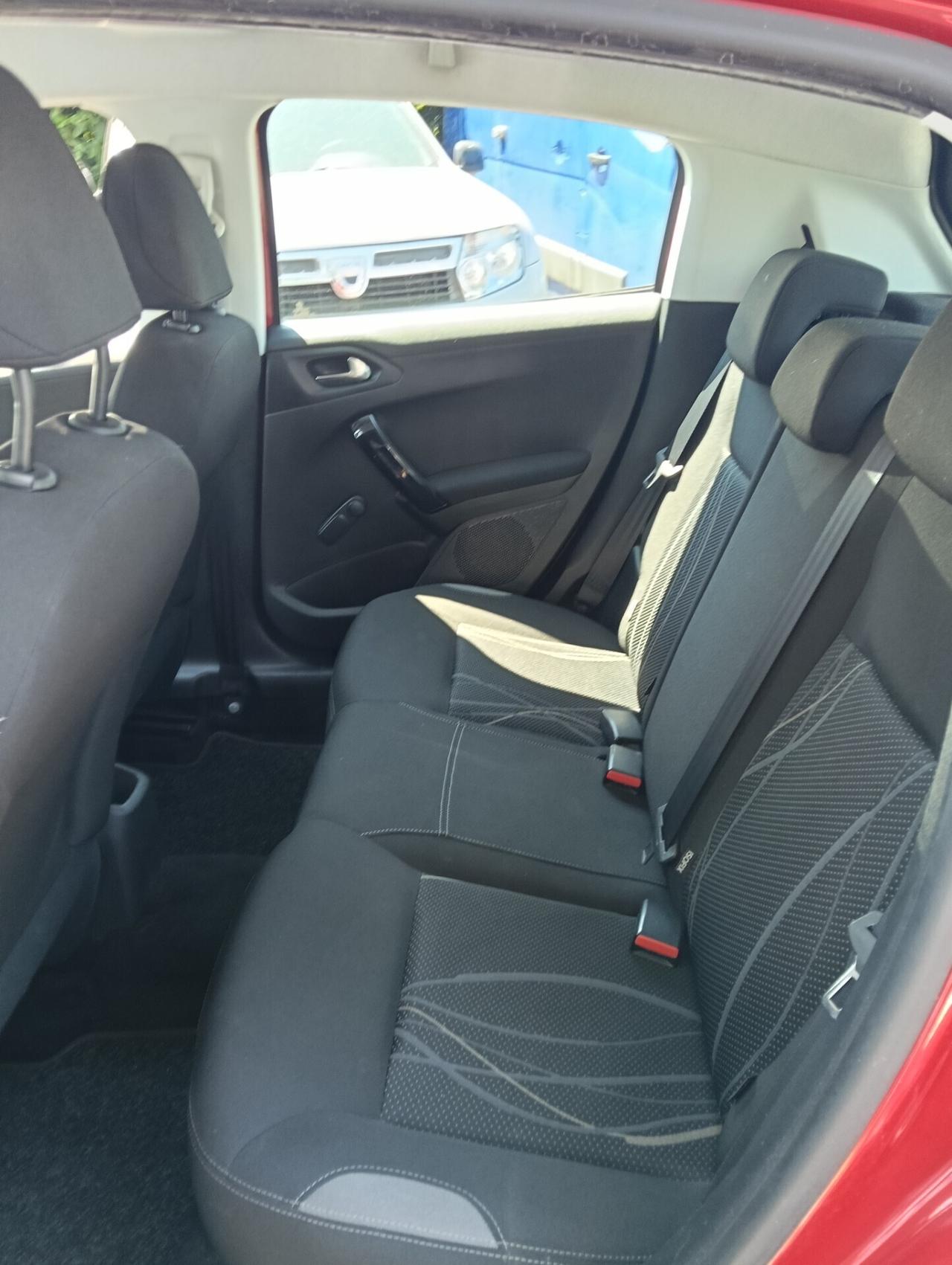 Peugeot 208 1.6 e-HDi 92 CV Stop&Start 5 porte Allure