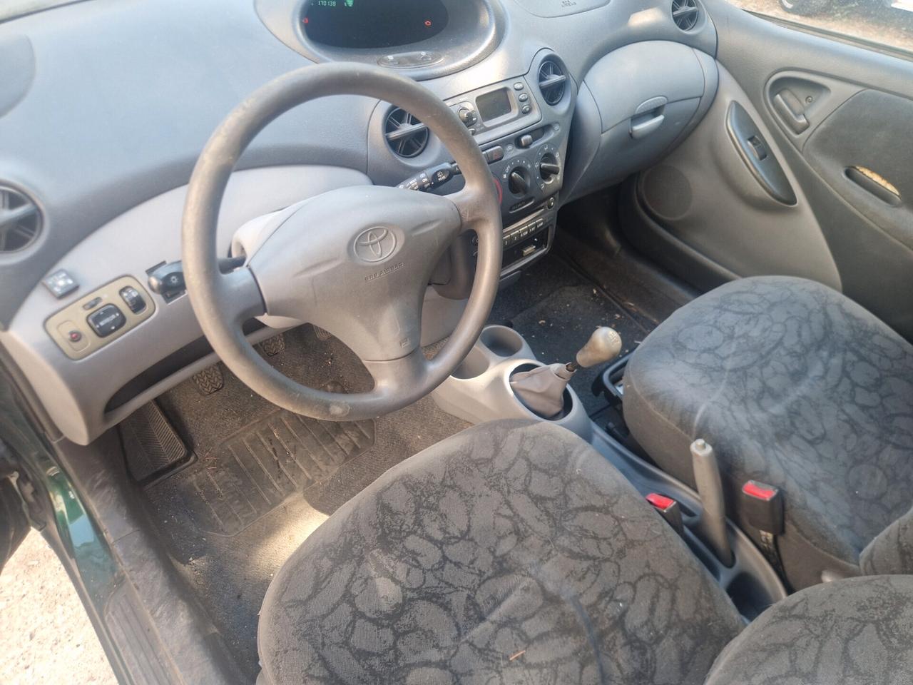 Toyota Yaris 1.0 4 cilindri Gpl valido fino al 2033