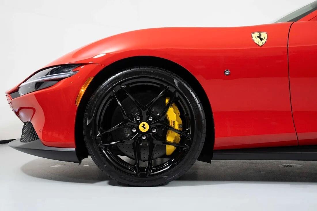 Ferrari Roma NOLEGGIO LUNGO TERMINE - LEASING FULL INCLUSIVE