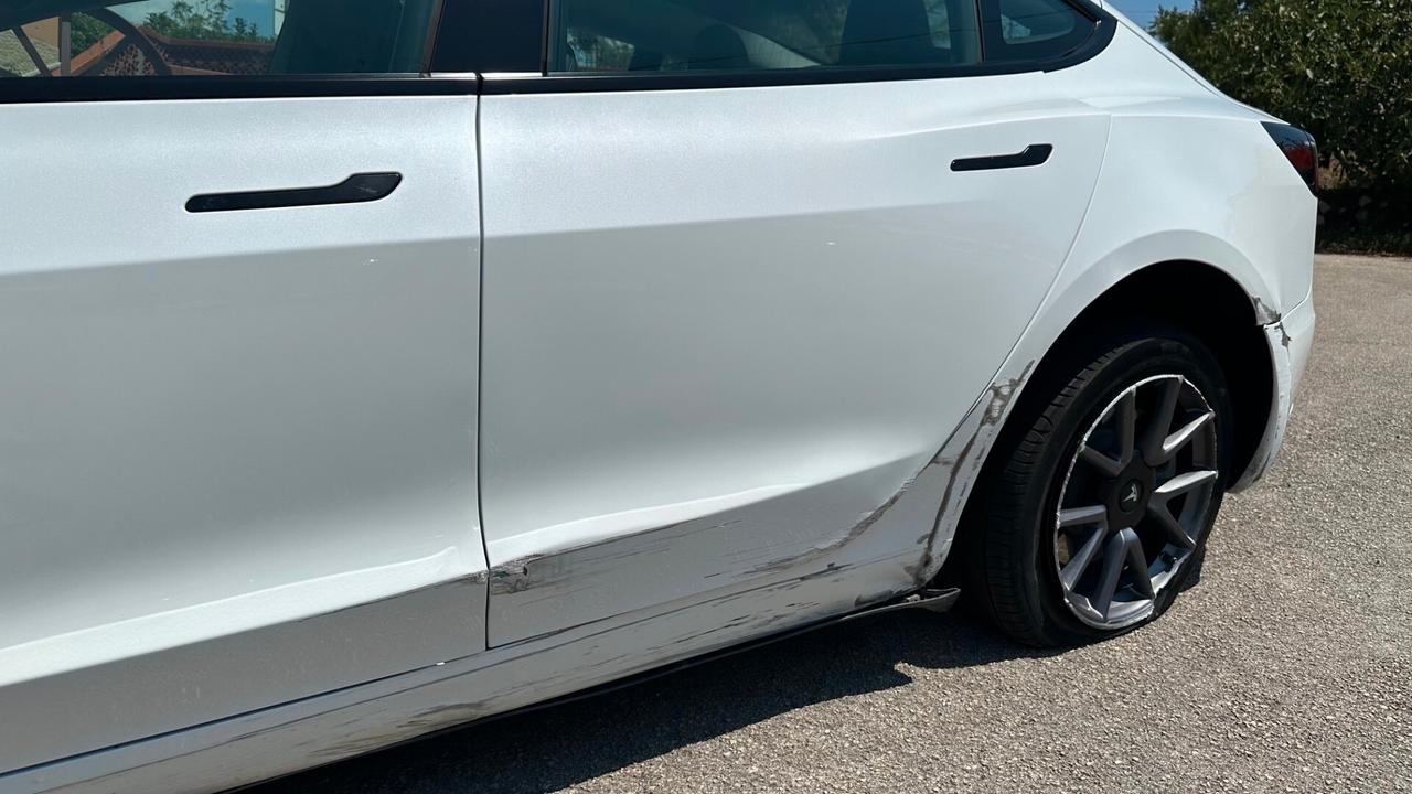 Tesla Model 3 RWD (incidentata)