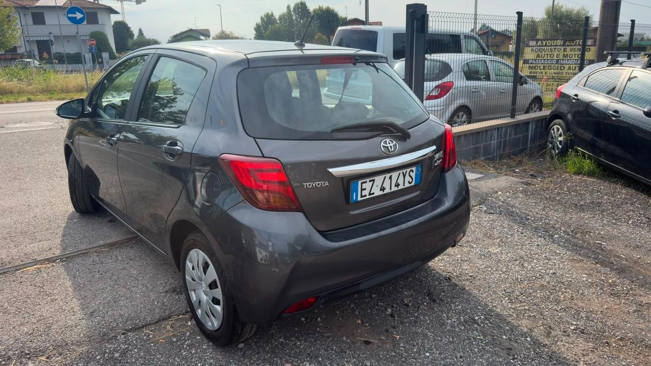 Toyota Yaris 1.0 5 porte Lounge