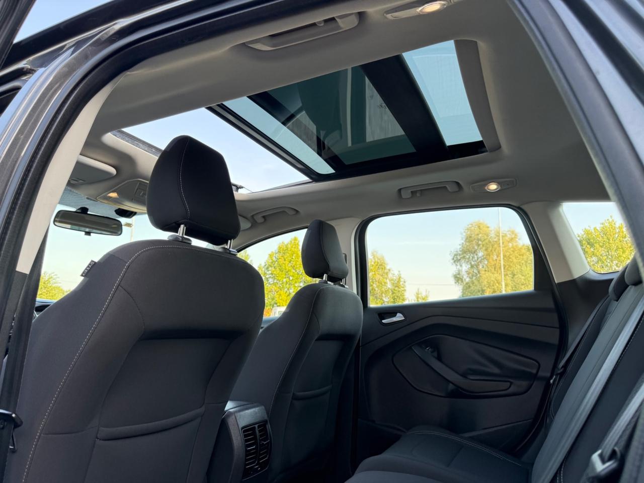 Ford Kuga 1.5 TDCI 120 CV 2WD Titanium Tetto Apribile