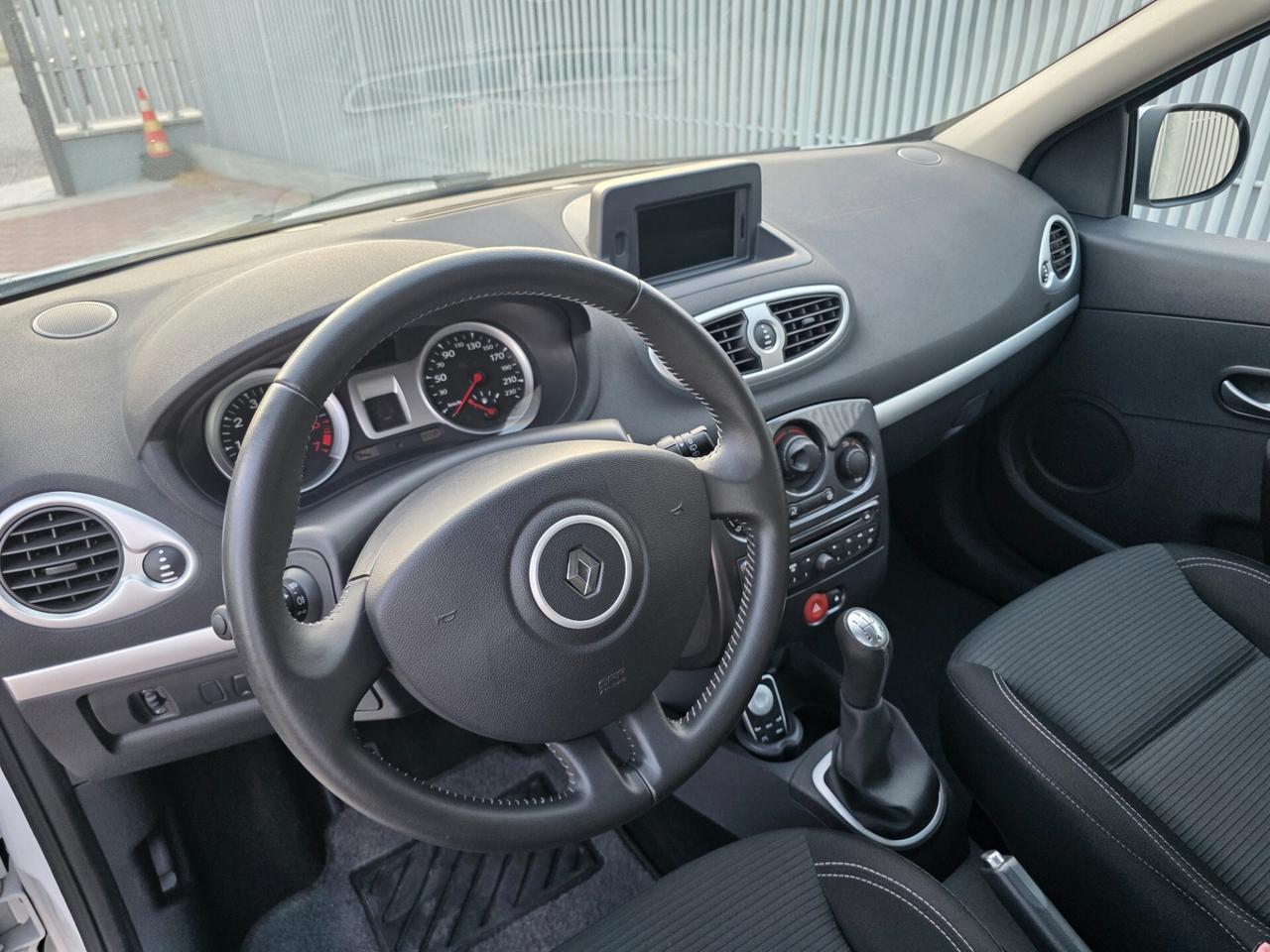 Renault Clio 1.2 75CV perfetta e garantita 12 mesi