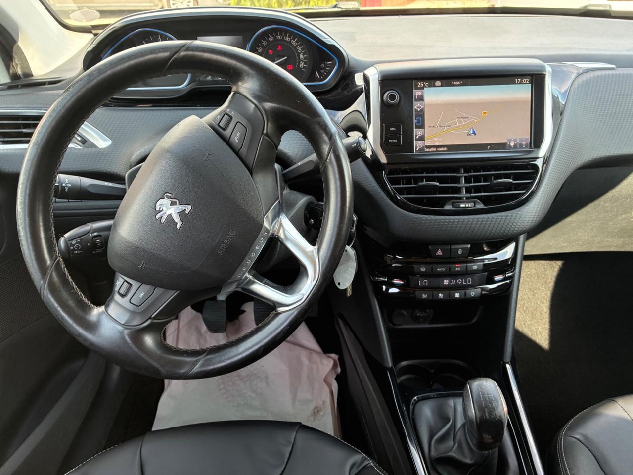 Peugeot 2008 BlueHDi 100 S&S Black Matt
