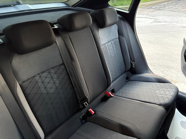 VOLKSWAGEN Taigo 1.0 TSI 116 CV DSG R-Line TETTO APR/PAN