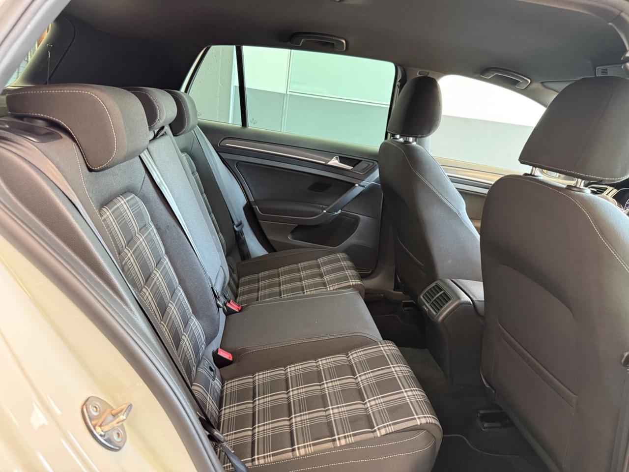 Volkswagen Golf GTD 2.0 TDI