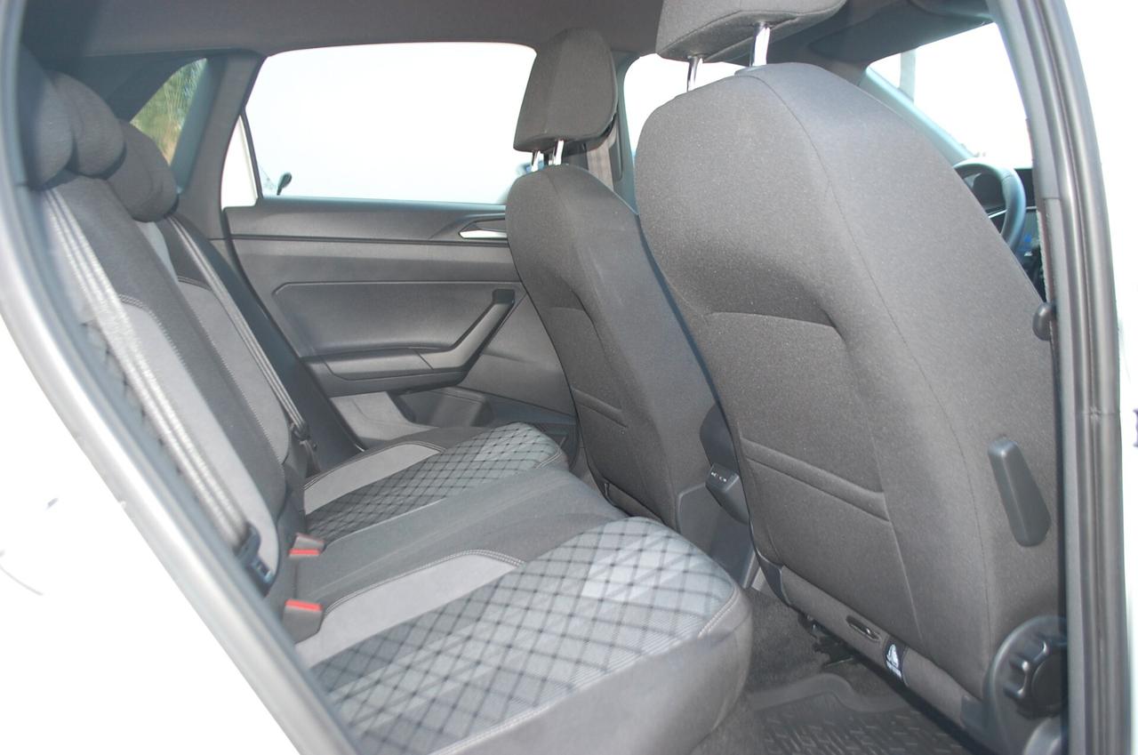 Volkswagen Polo 1.0 tsi R-Line 95CV Uff Italy Led USB Clima Radar