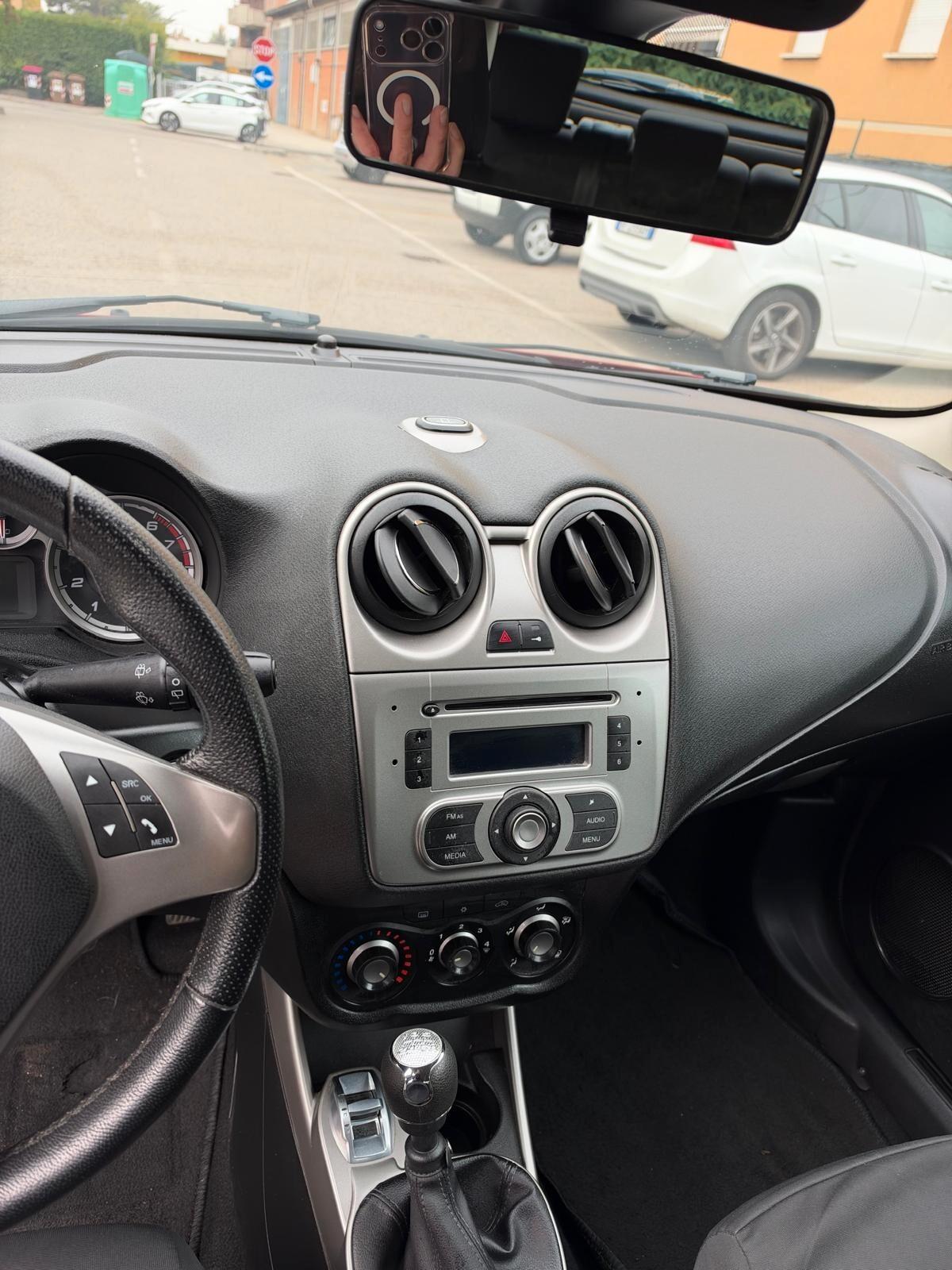 Alfa Romeo MiTo 0.9 - NEOPATENTATI - 12 MESI DI GARANZIA -