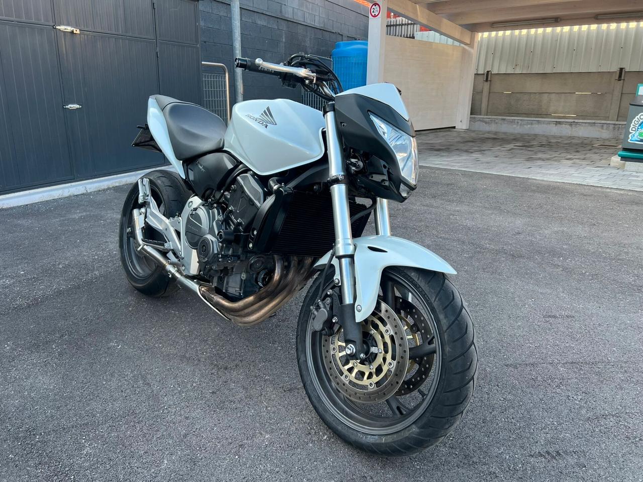 Honda Hornet 600 2011 GARANZIA 12 MESI